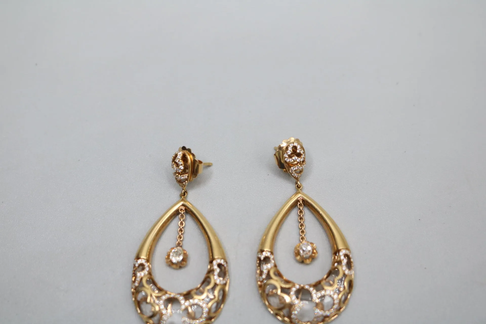 18K Yellow Gold Diamond Drop Earrings (2.08 CTW) (Local pick-up only)