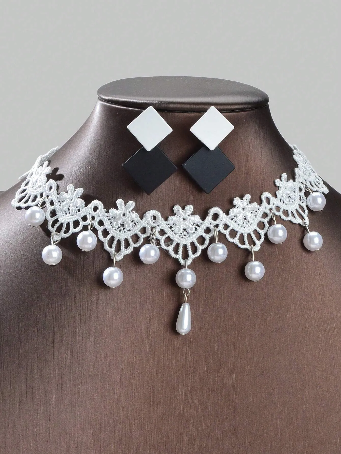 3pcs New Arrival White Lace Hollow Flower Choker Necklace Imitation Shell Stud Earrings Wedding Engagement Party Bridal Jewelry Set