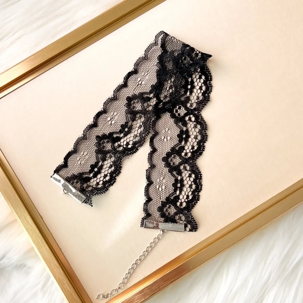 Alexis Lace Choker - White or Black