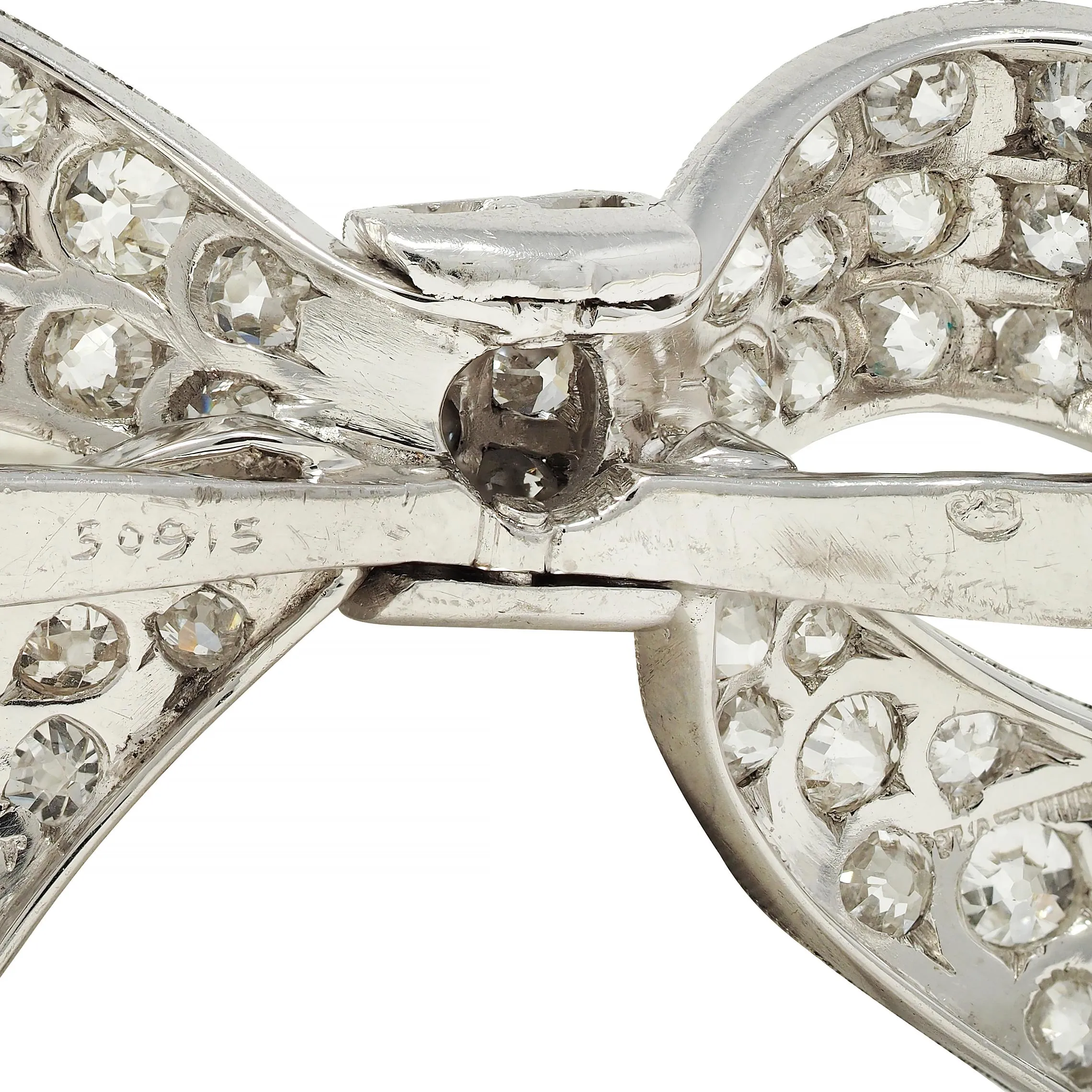 Art Deco 2.72 CTW Diamond Platinum 18 Karat Gold Vintage Bow Brooch