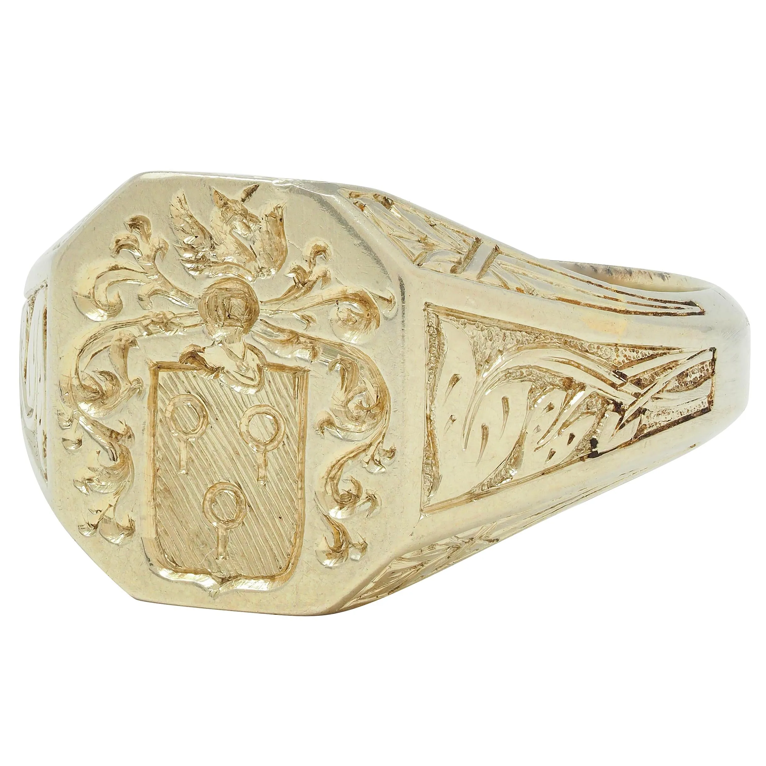 Art Deco French 1927 18 Karat Yellow Gold Unsiex Heraldry Signet Ring