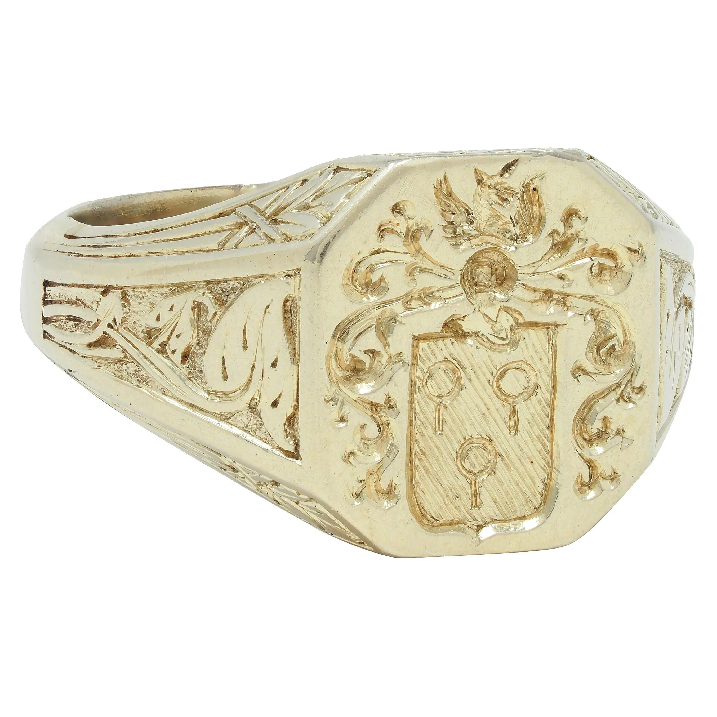 Art Deco French 1927 18 Karat Yellow Gold Unsiex Heraldry Signet Ring