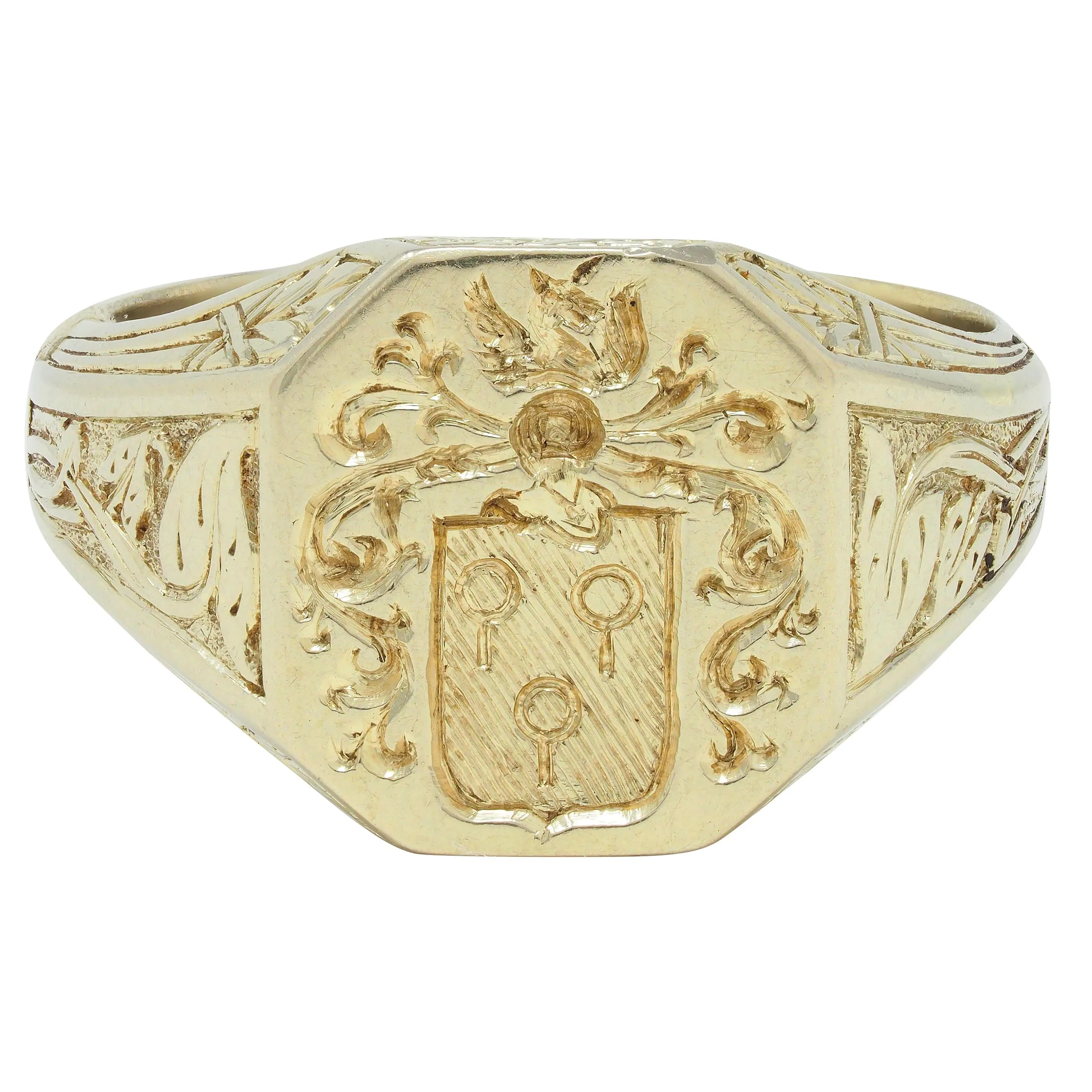 Art Deco French 1927 18 Karat Yellow Gold Unsiex Heraldry Signet Ring