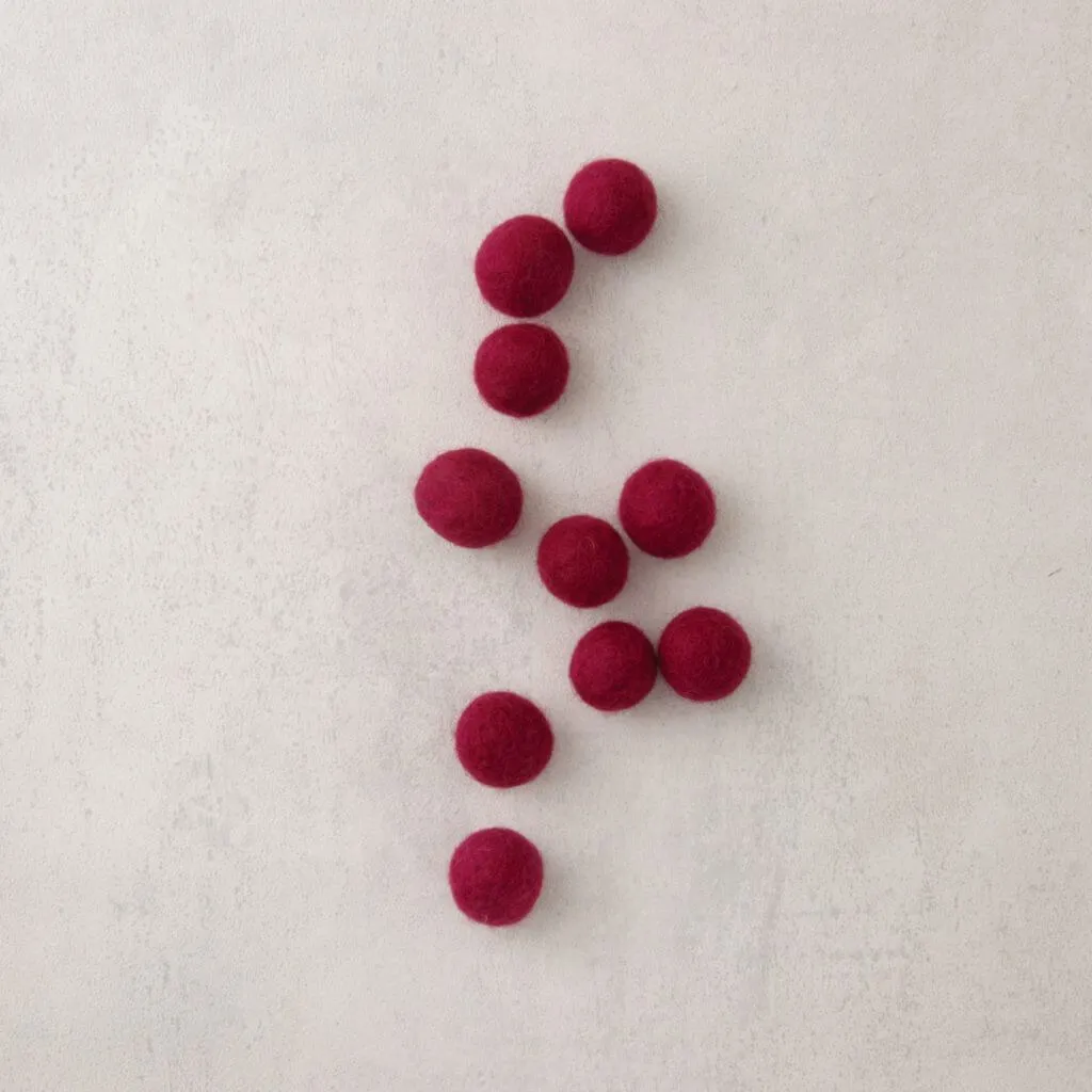 FELT BEADS HANDMADE 18mm ~ Magenta 10 pieces