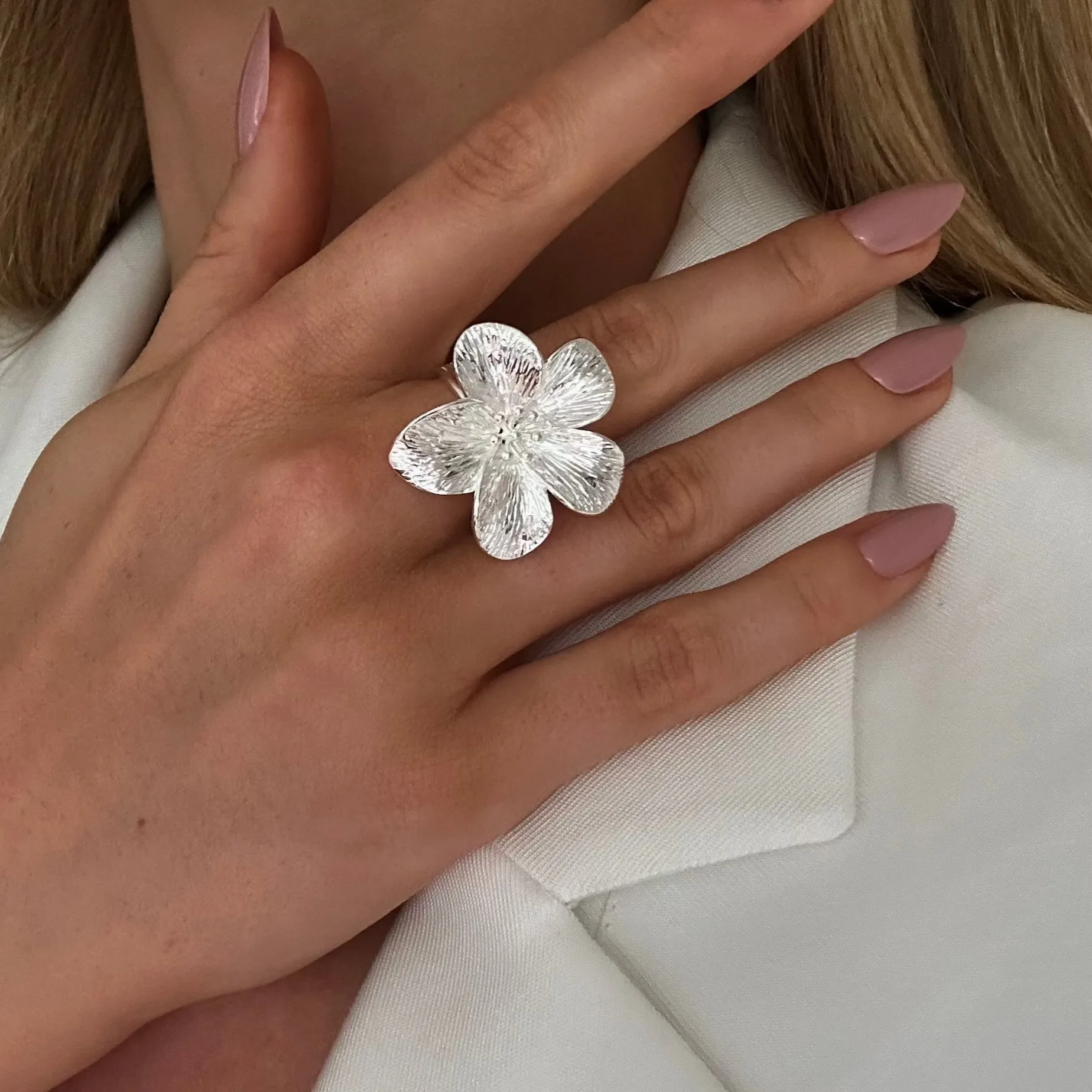 LARGE FLOWER RING Silver