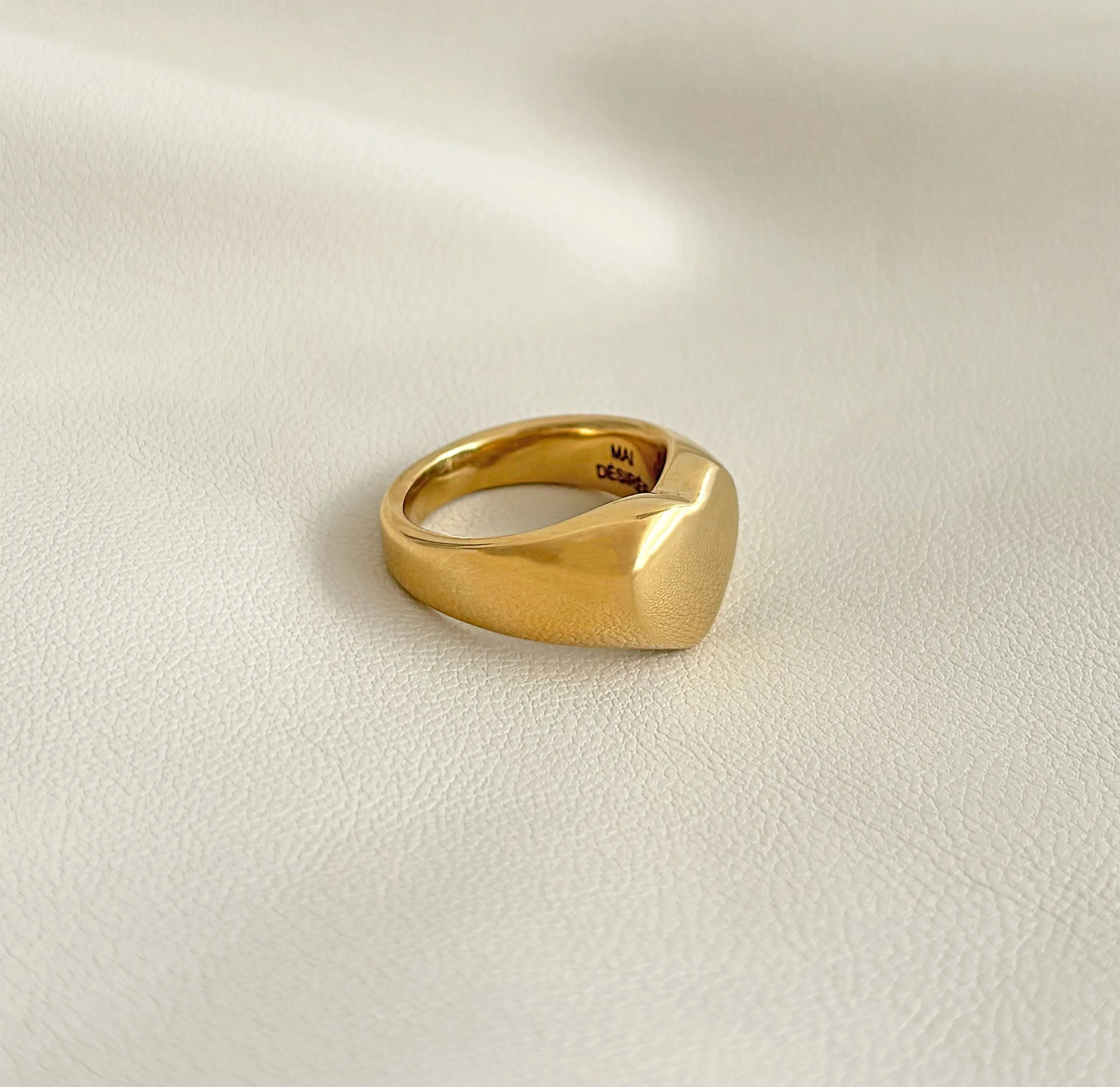 SADIE GOLD CHUNKY HEART SIGNET RING