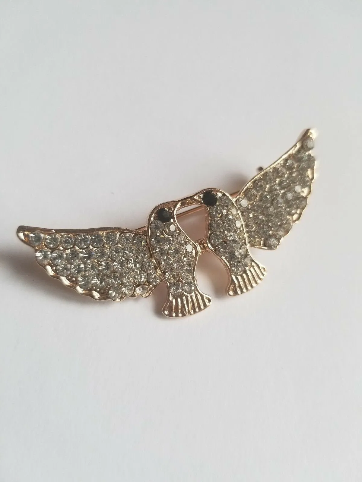 Stunning diamonte gold plated vintage look christmas love bird brooch cake pin b